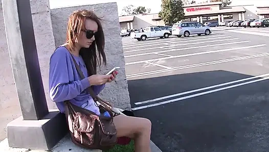 Cewek hot rambut cokelat lagi asik jilat memek dan scissoring