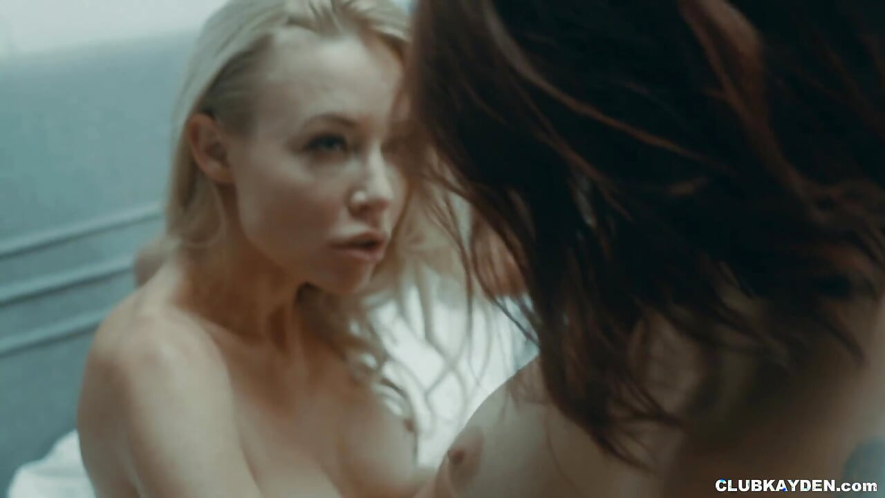 Kayden Kross eats out Evelin Stone in hot lesbian video