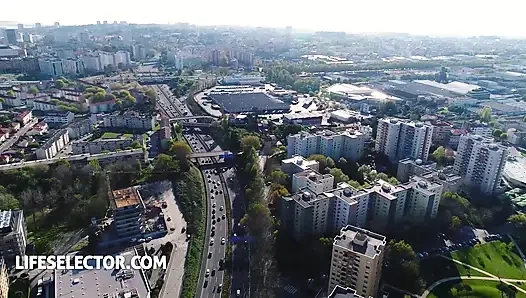 Nankör oda arkadaşı CaliforniaBabe büyük bir patlamayla geri dönüyor