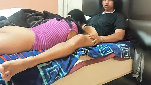 Mit meiner Schwiegermutter liebt sie es, meinen Schwanz zu lutschen