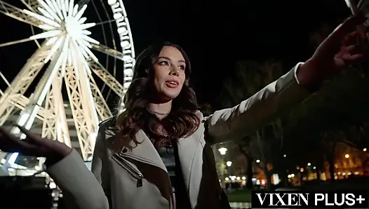 VIXENRILL блондинка хотвайф Emily Jade получает кримпай от большого черного члена
