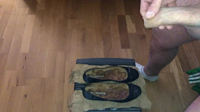 Cum on GF Flat Ballerinas (20. Shot)