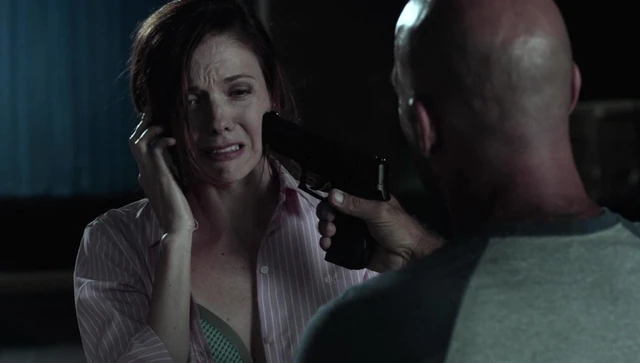 Claire Bronson - Banshee s1e07 02