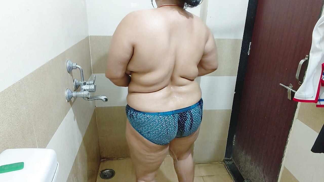 India desi Pooja bhabhi bathroom sex story