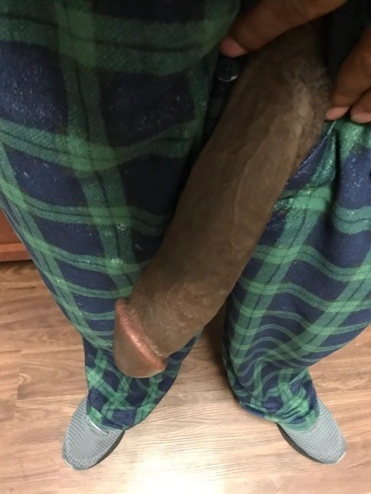 그는 놀 준비를 하고 있어