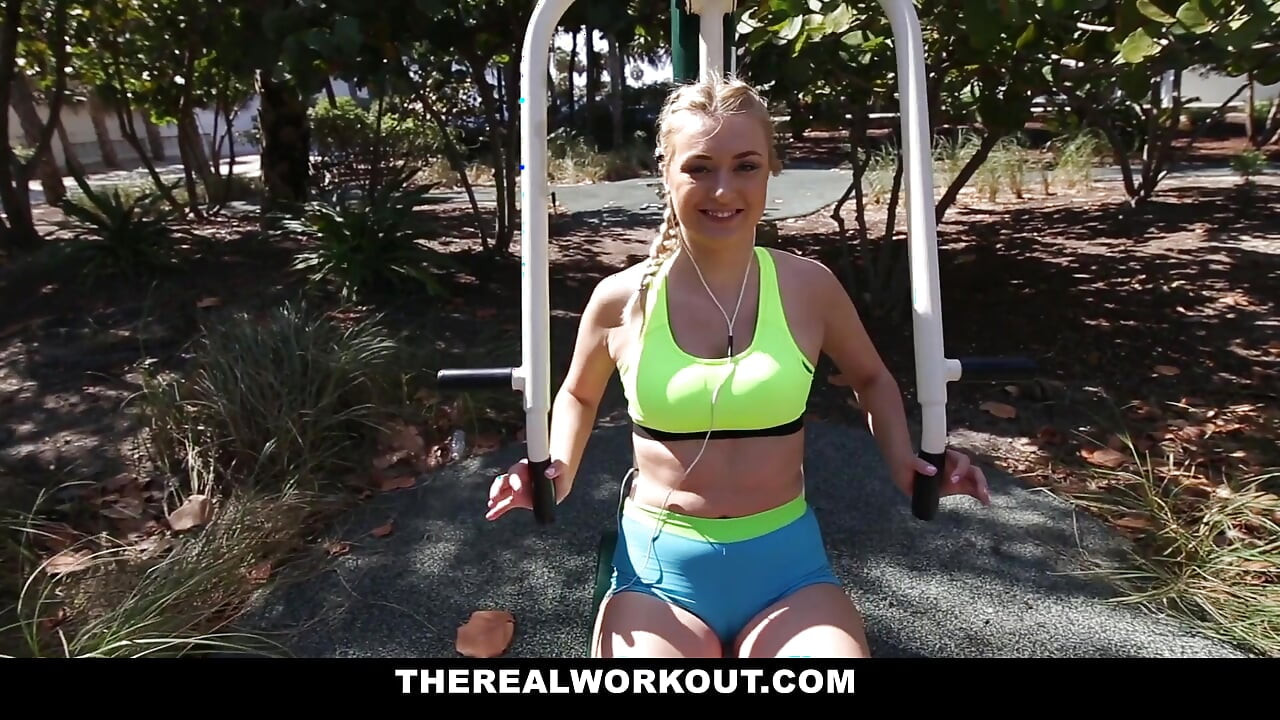 Horny fit blonde hooks up with a muscle stud