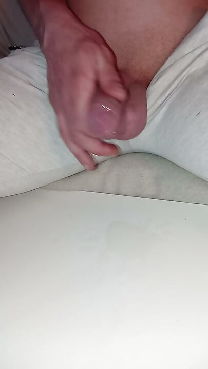 Riesiger Cumshot in 6 Etappen