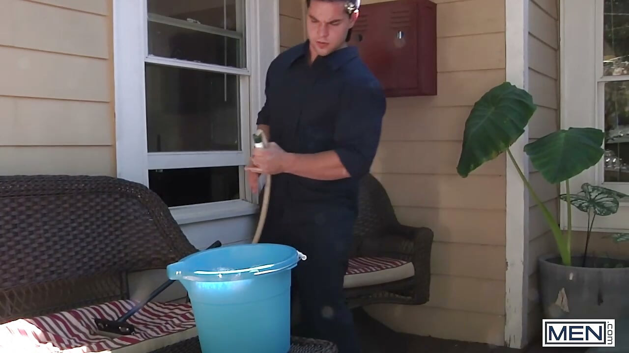 MEN - Leo Fuentes Catches Aspen Watching And Makes The Moment Deliciously Hard To Resist