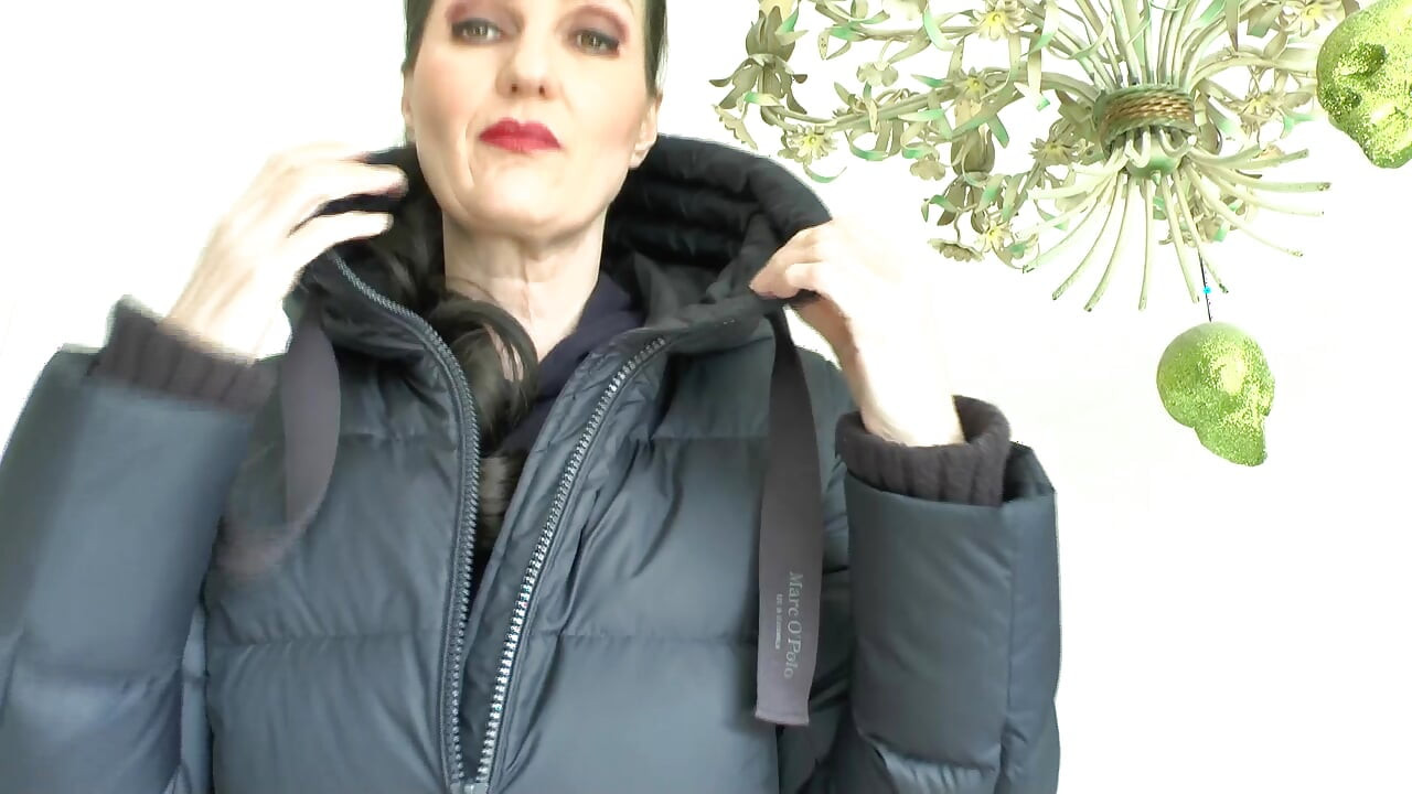 Zipper Test on a Dark Blue Down Coat, Lady Victoria Valente