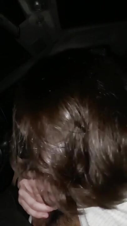 Sexe sympa dans la voiture avec creampie ! 100 % amateur