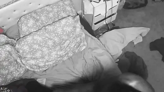 Büyük dövmeli götlü orta yaşlı seksi kadın büyük yarak arka çekimlerine ve götüne büyük boşalmaya uyanıyor