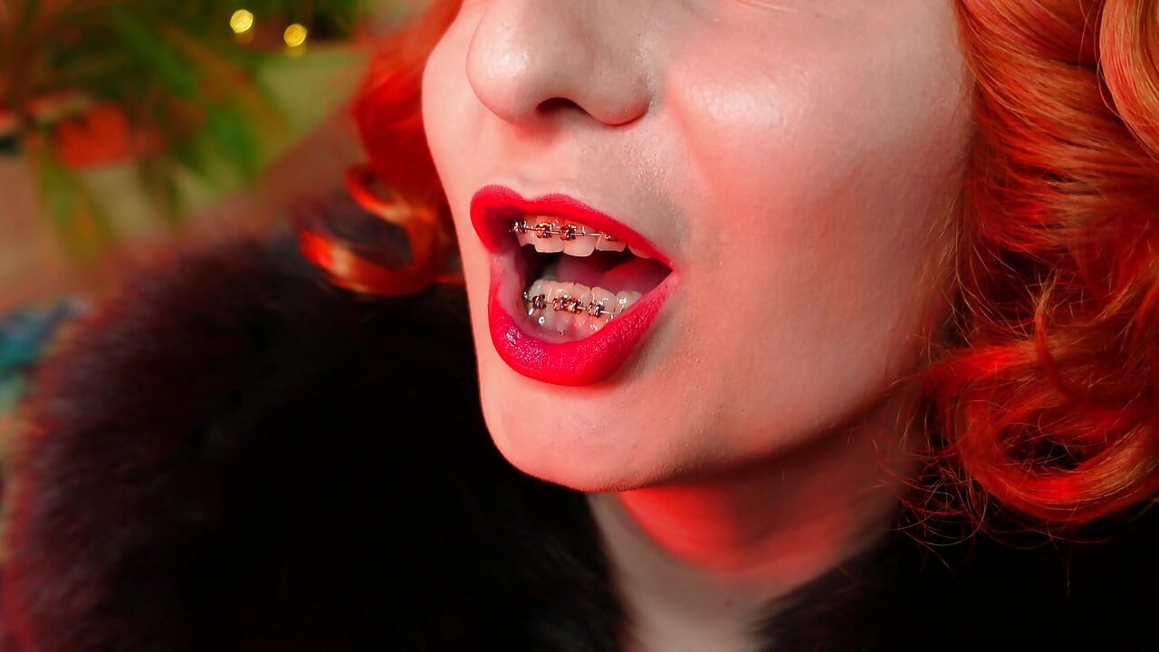 Lipstick fetish video - lady in fur close ups