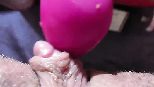 Amcık yakın çekim büyük klitoris orgazmı ve güzel titreşen kasılmalar