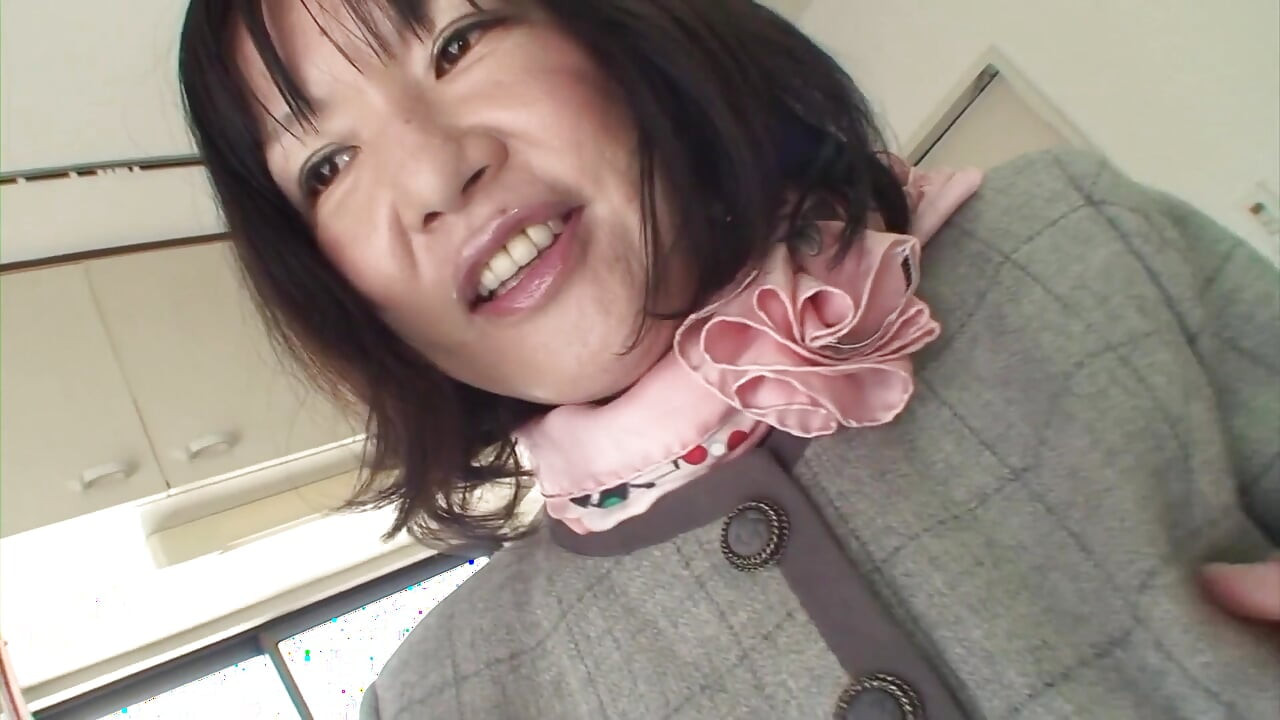 Makiko-san'ın sıkı amcığı için mutfakta sıcak bir karşılama