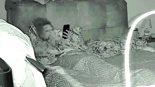 Istri ketahuan mengobrol sambil masturbasi