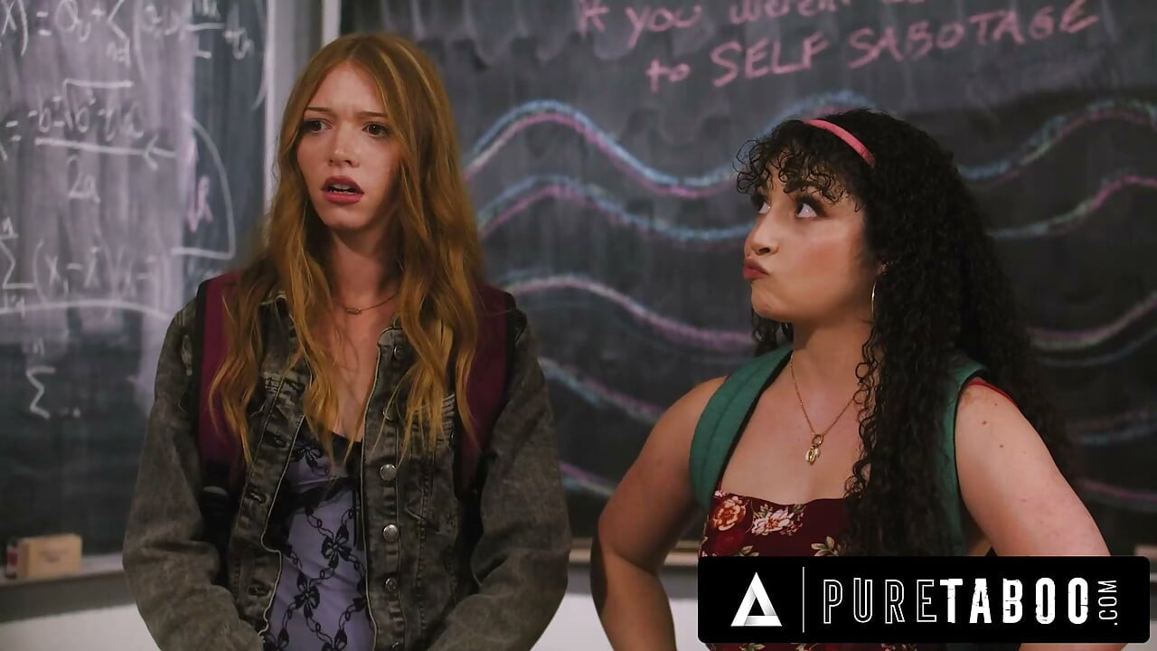 PURE TABOO Lesbi Putus Asa Pixie Smalls & Myra Moans Biarkan Guru Mesum Meniduri Mereka Demi Menghentikan Bully