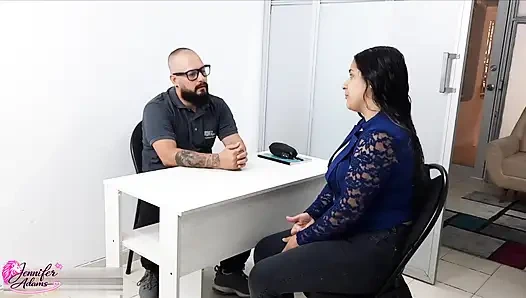 My stepdaughter loses notes and I make a deal with the director to fuck him in exchange for giving him new notes - Porno en Español