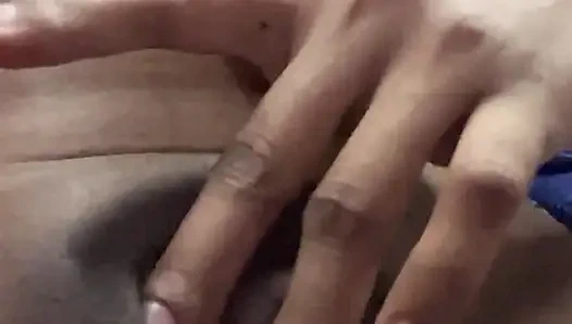 Массажирую мою киску мягко обожает