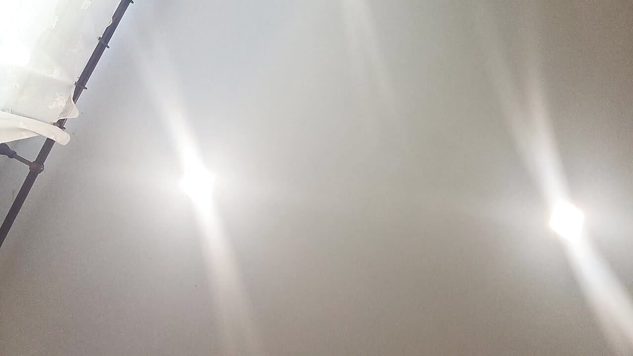 وحيدة كلحظة