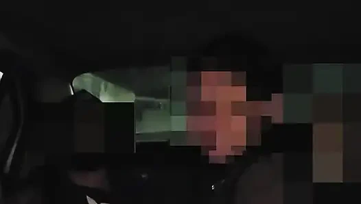 Saya menemukan seorang pria di alun-alun umum, meniduri saya di depan cuckold