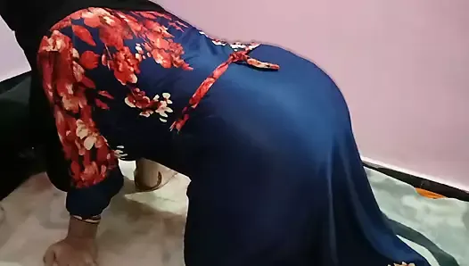 Menina muçulmana queria ser fodida pelo meio-irmão
