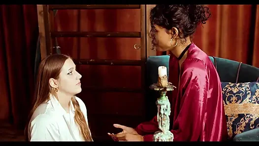 Service top: aksi hot lesbian dominan bareng diosa mor dan karma.