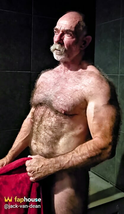Hairy Dilf Showing Physique