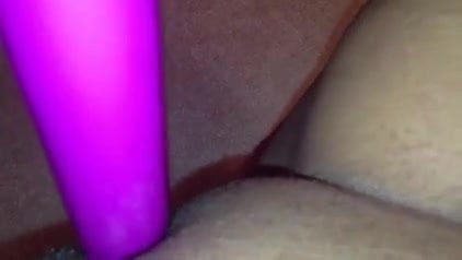 watch her cum using her toy