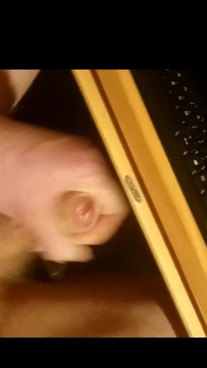 Quick Wank and Cum on Self