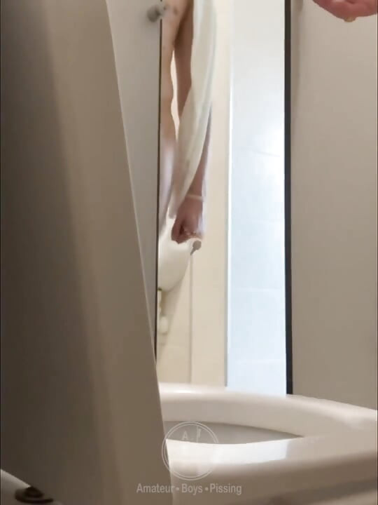 Helping Hand in Public Toilets - Almost Caught