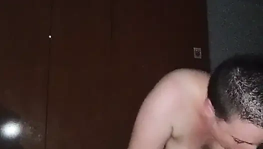 Salatalık yiyorum ve beni 3 pozisyona sokuyor