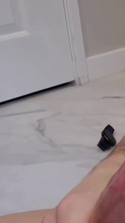 Pau com borda explode com o toque mais leve | Clipe 1