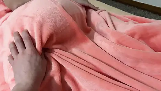Sıkı anal parmaklama ve sikiş, külota boşalma