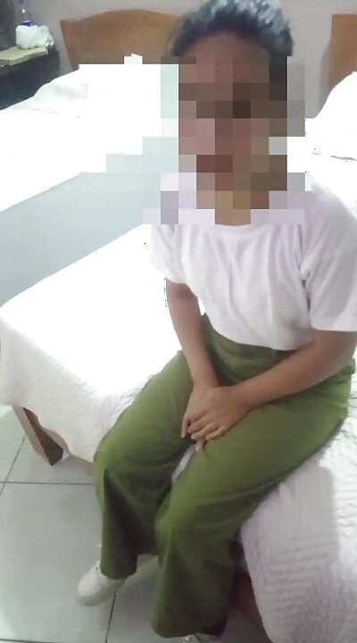 Pequeña de 18 años pasando su primer casting parte 1
