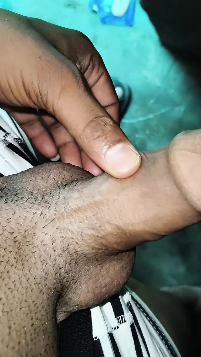 22-year-old boy with fist slapping style in Hindi