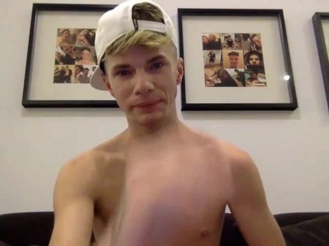 Hot Blond Web Cam Show