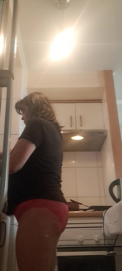MILF, Cleaning the Kitchen