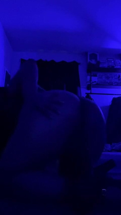 A horny ecuadorian trying fuck somebody