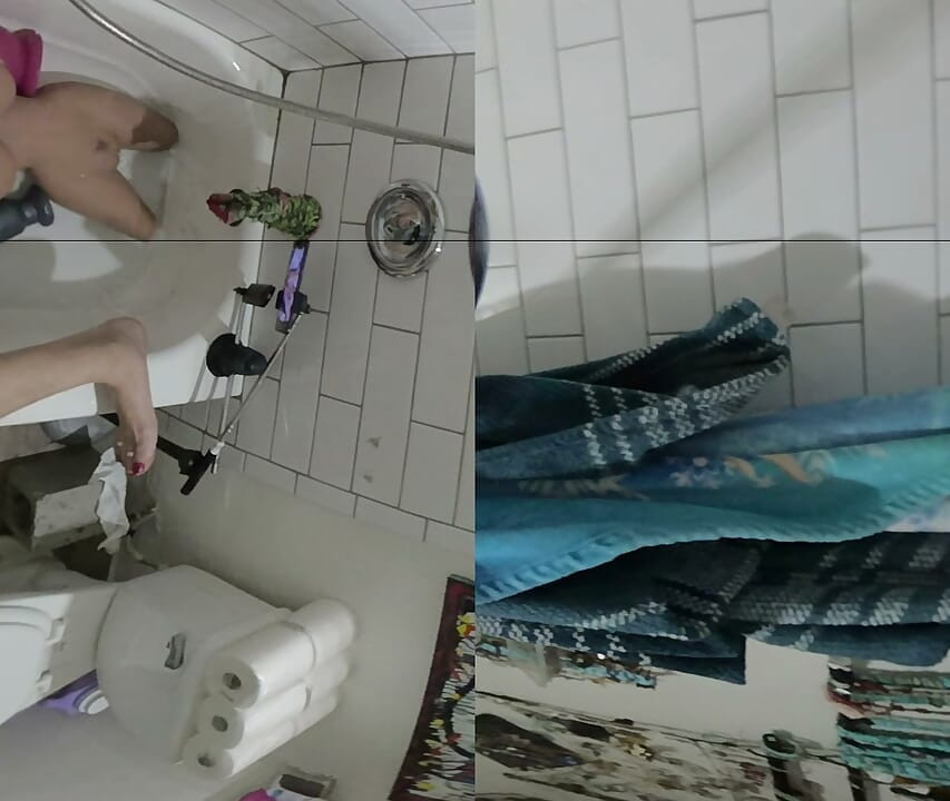 Lizzy Yum VR October 2026 Bathing Masturbation Dilating