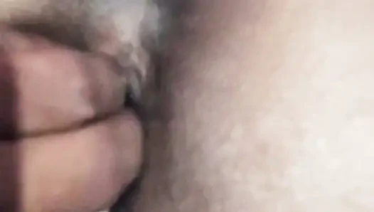 Desi wife ki chut mai hath dala