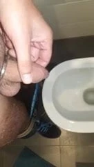 Pissen mit Cockring