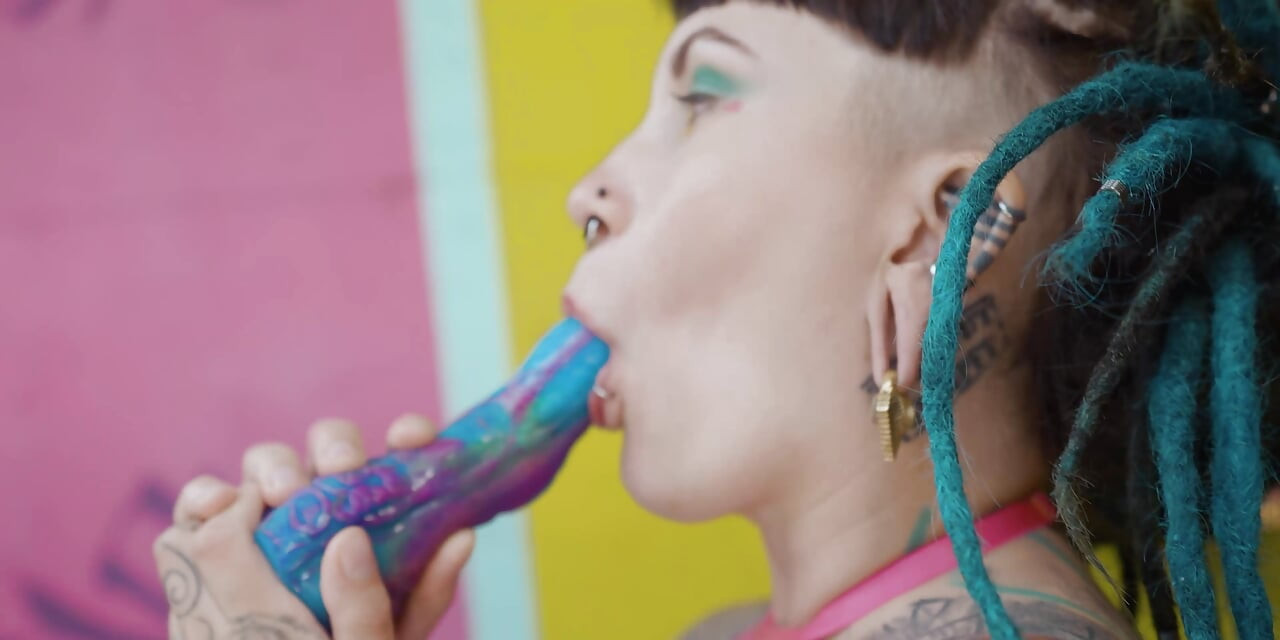 FMM三人行，另类女孩的粗暴