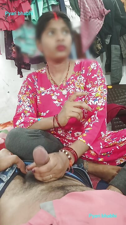 Bhabhi Devar Ke Ladn Ke Pani Nikali Hand Se Raat Ko Ghar Pe Akele Ake Hindi Audio Desi Handjob, Handjob