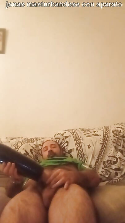 Jonas Masturbating with Bribrador
