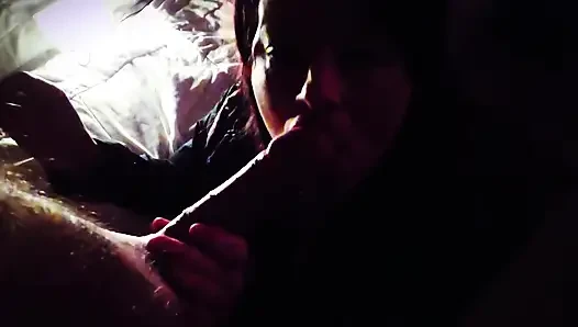 Rauchenden blowjob im dunkeln