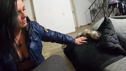 Sepong kontol sampai dalam banget, crot di celana dalamku