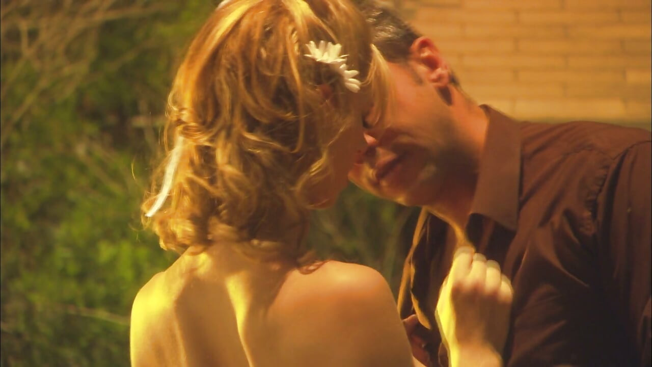 Salacious blonde gives her hubby a steamy blowjob before getting bed rough