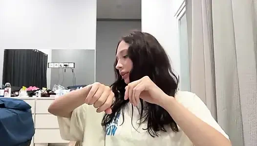 Yayında göğüslerimi gösteriyorum