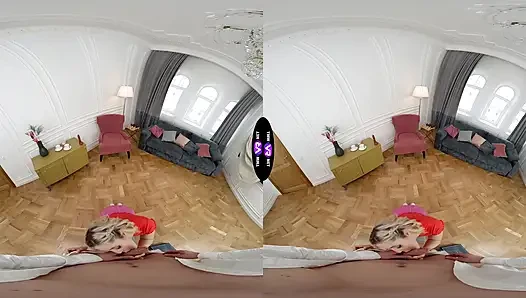 Molly Cute yapay penisi gerçek yarakla karşılaştırıyor ve sonra döl istiyor - teenmegaworld