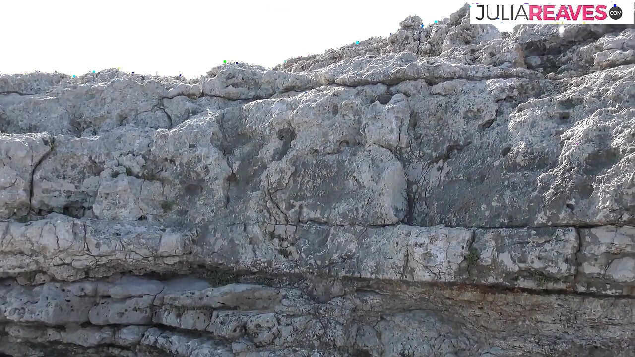 Horny girl masturbates before giving a hand job to a cumshot